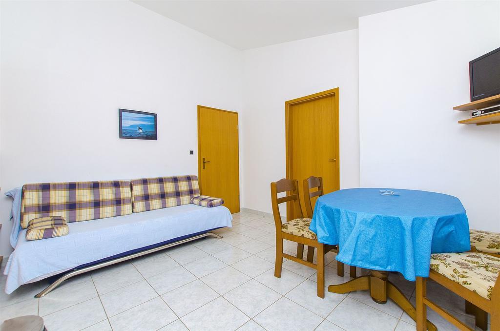 Apartments And Rooms Iva Trogir Exterior foto